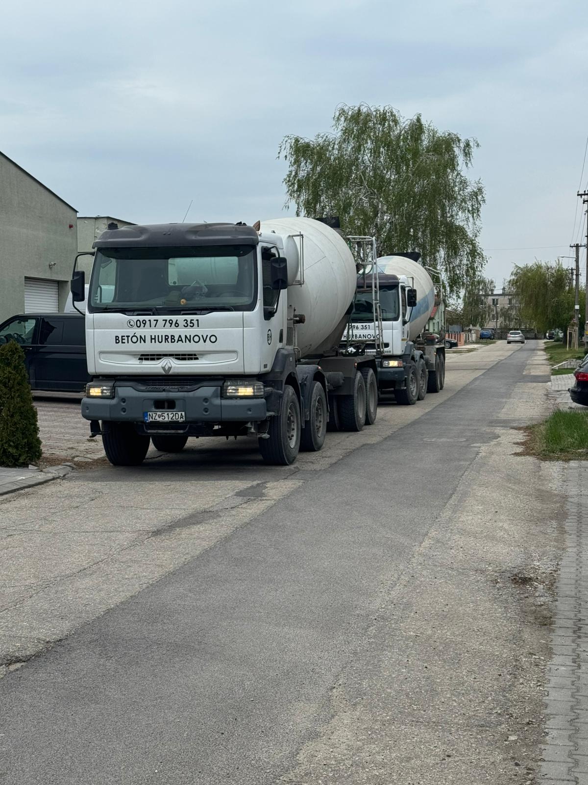 Autodomiešavače Betón Hurbanovo pripravené na dopravu betónu